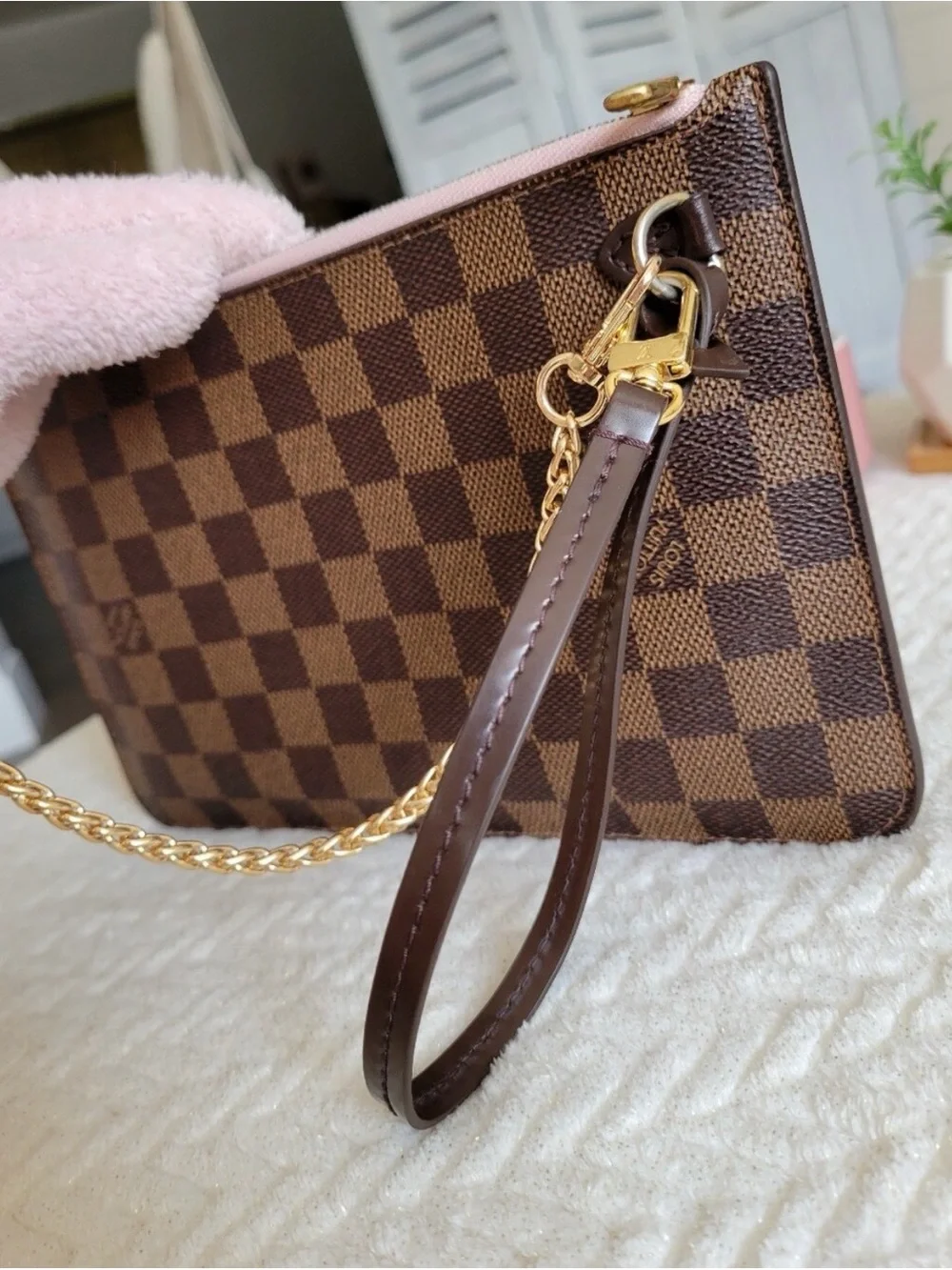 Louis Vuitton damier ebene GM pouch